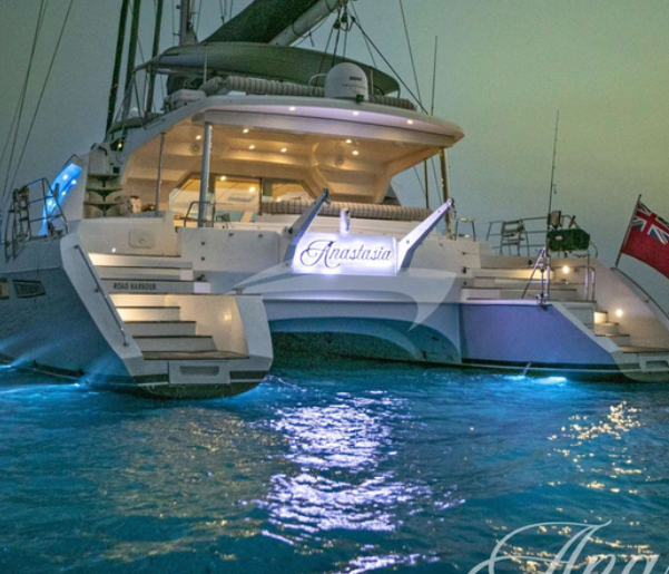What is the Difference Between a Yacht and a Luxury Yacht?