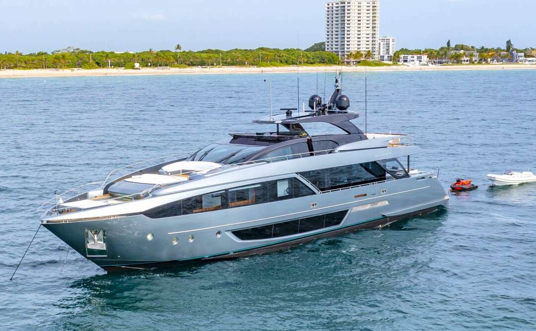 TASTY WAVES  –  Luxury Yachts Fort Lauderdale