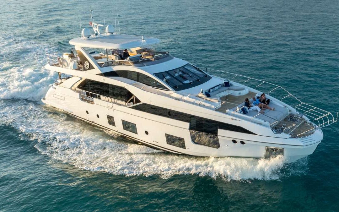 4 PLAY 88′ Azimut –  Luxury Charters Nassau